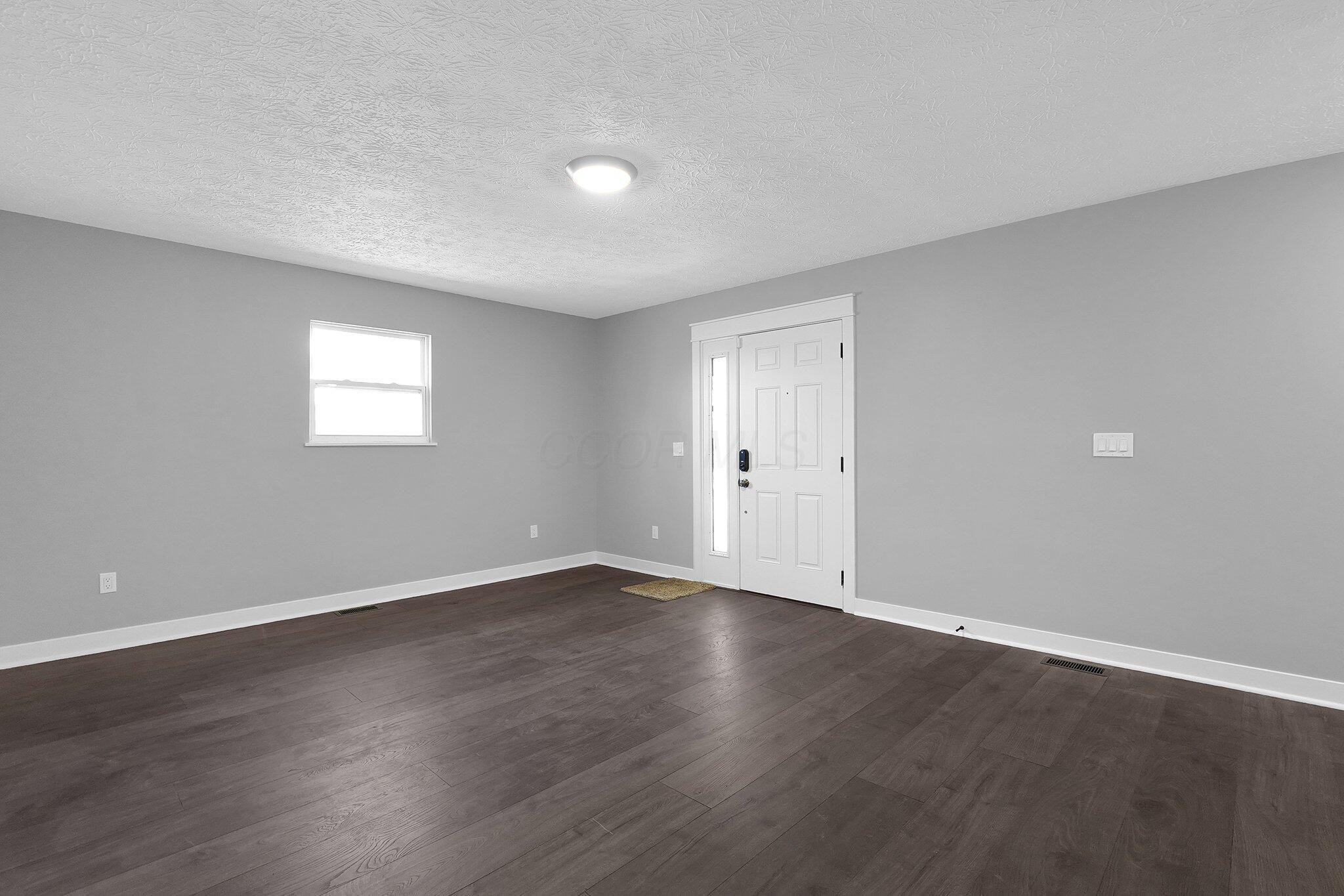 14219 Graham Road Southwest Pataskala, OH 43062 - Photo 25 of 94 Living Room