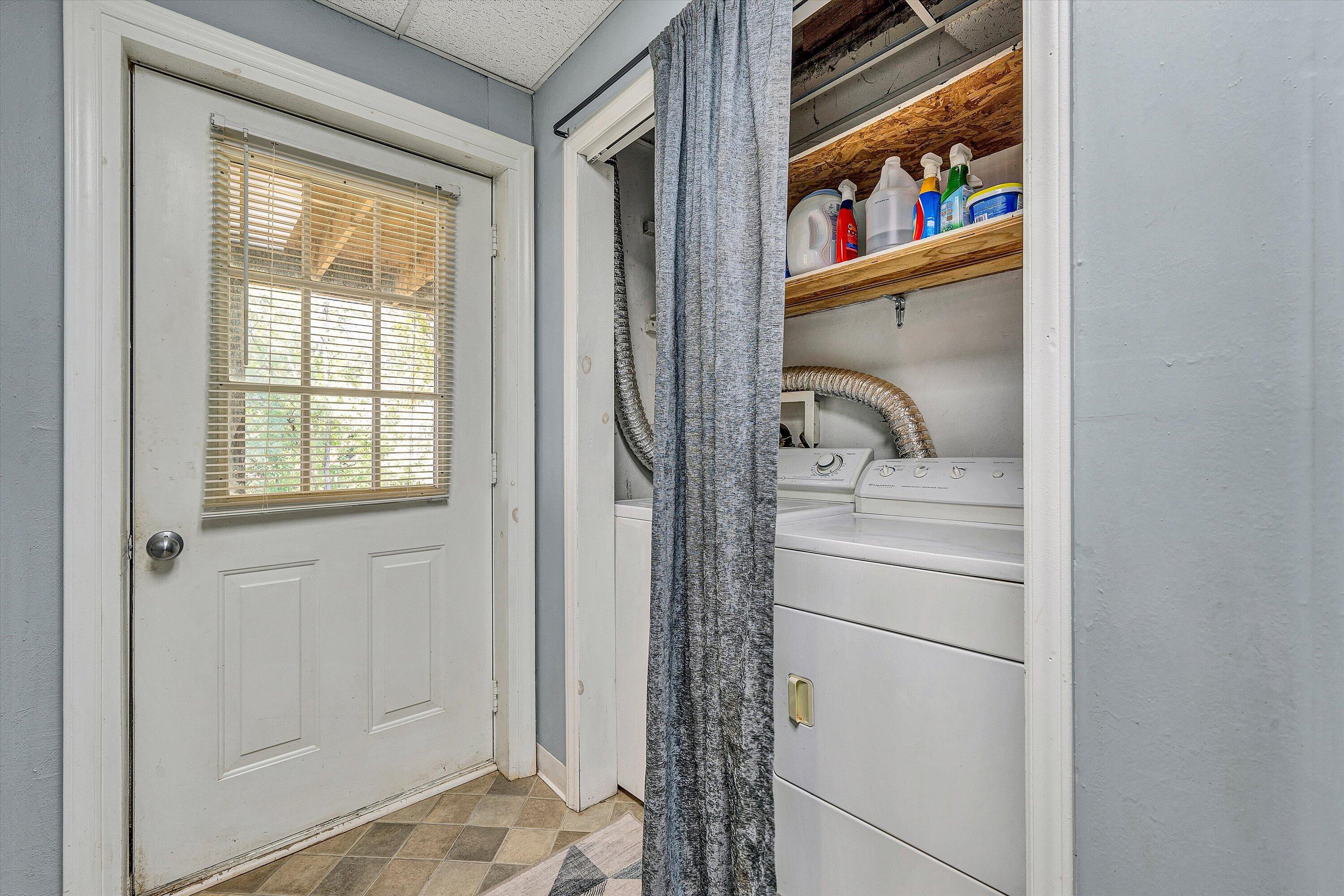 333 Farmington Road Hardy, VA 24101 - Photo 37 of 44 Laundry - Lower Level