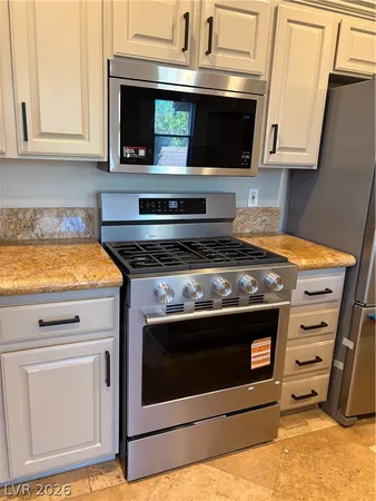 $2,650 | 2406 Paveene Avenue, Henderson, NV 89052