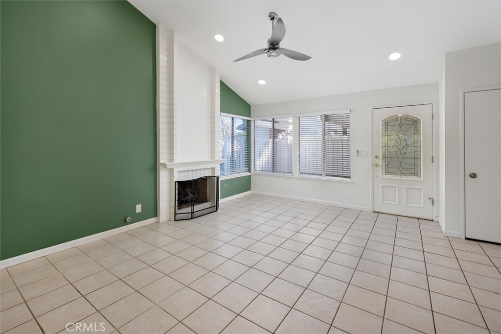 25897 Ramillo Way Valencia, CA 91355 - Photo 11 of 47