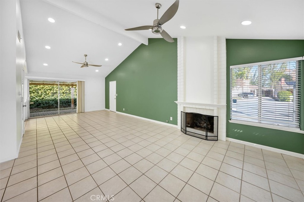 25897 Ramillo Way Valencia, CA 91355 - Photo 12 of 47