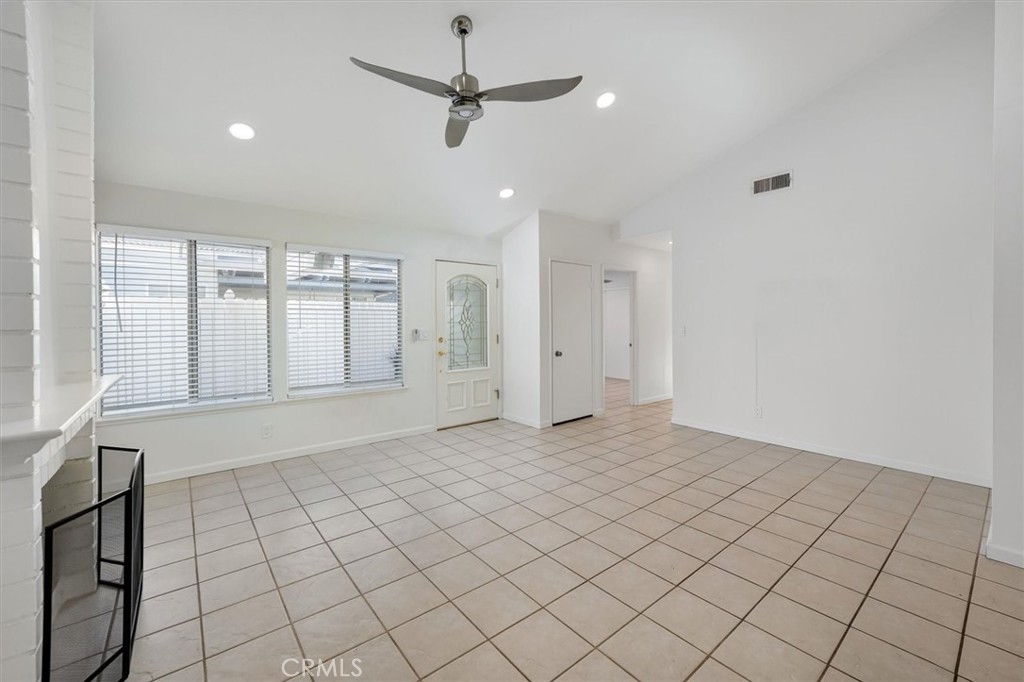 25897 Ramillo Way Valencia, CA 91355 - Photo 14 of 47