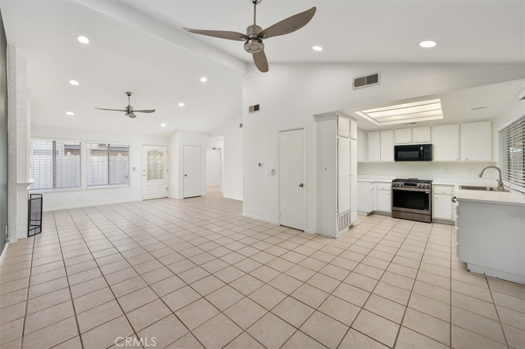 25897 Ramillo Way Valencia, CA 91355 - Photo 18 of 47