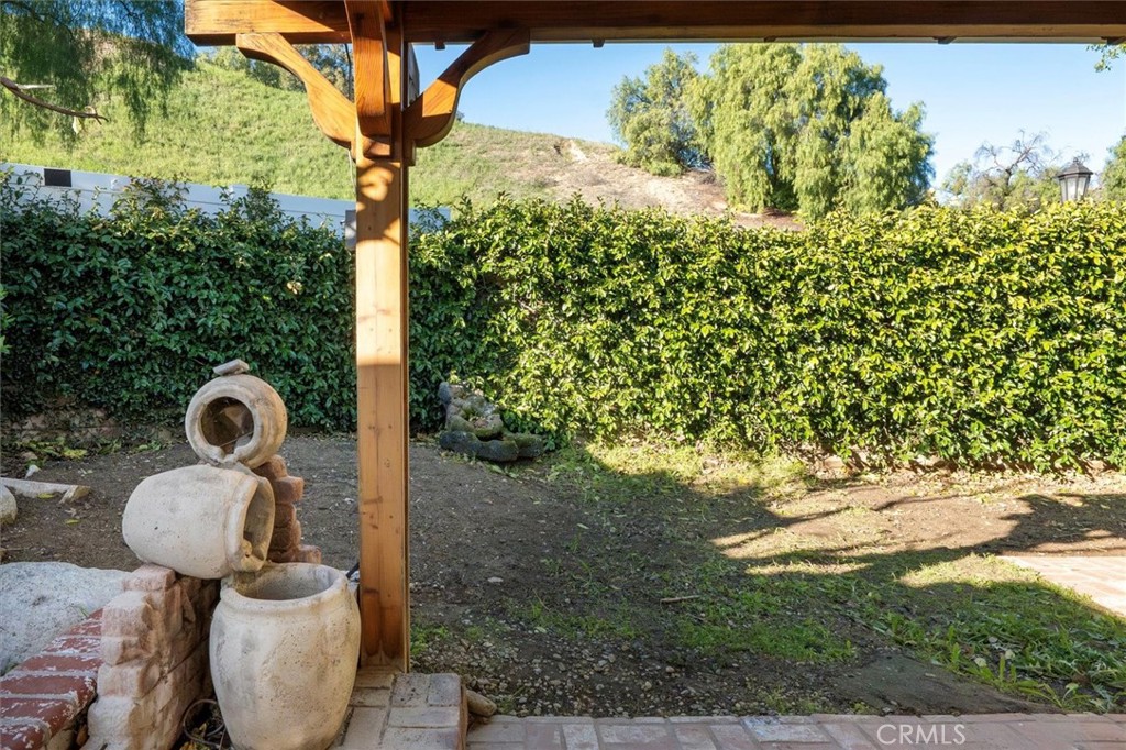 25897 Ramillo Way Valencia, CA 91355 - Photo 23 of 47