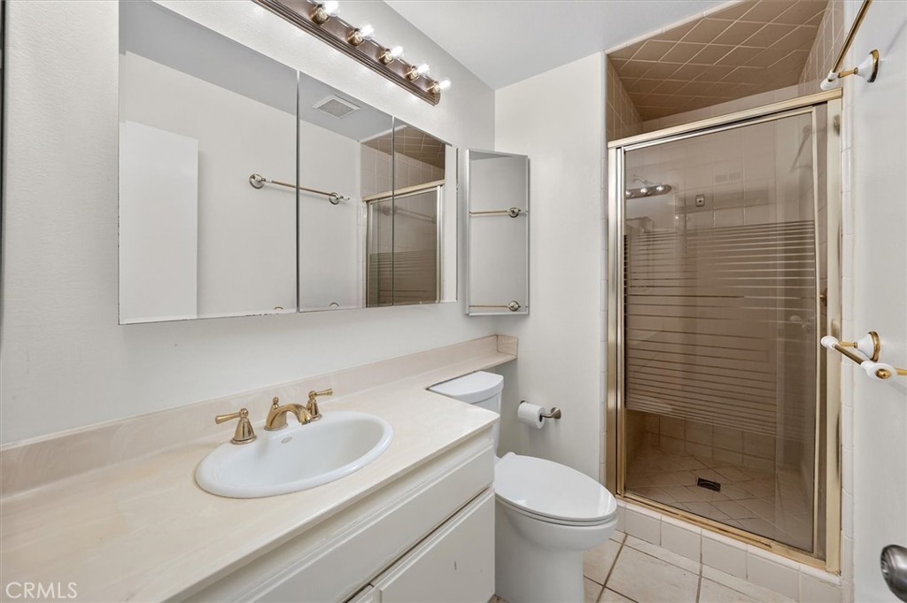 25897 Ramillo Way Valencia, CA 91355 - Photo 29 of 47