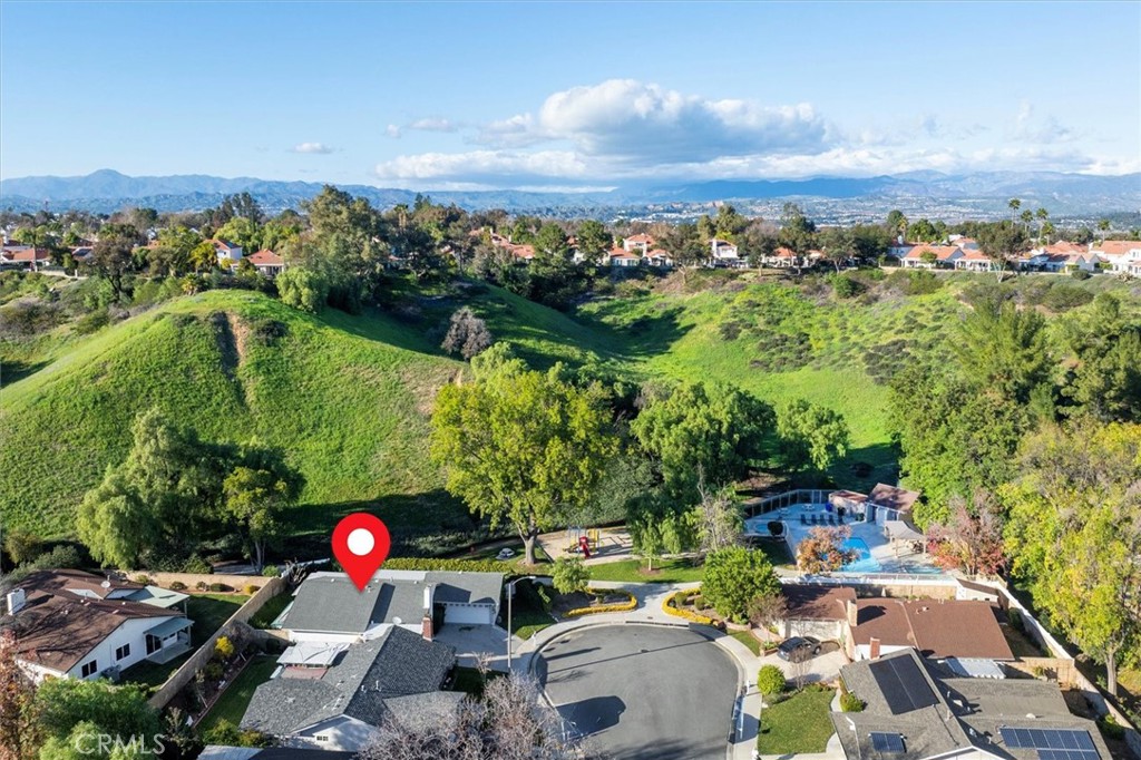 25897 Ramillo Way Valencia, CA 91355 - Photo 3 of 47