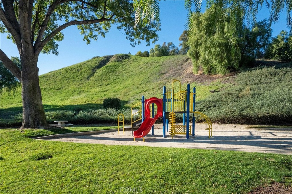 25897 Ramillo Way Valencia, CA 91355 - Photo 41 of 47