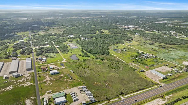 $590,000 | 3312 Highway 35 N Aransas Pass North, Rockport, TX 78382