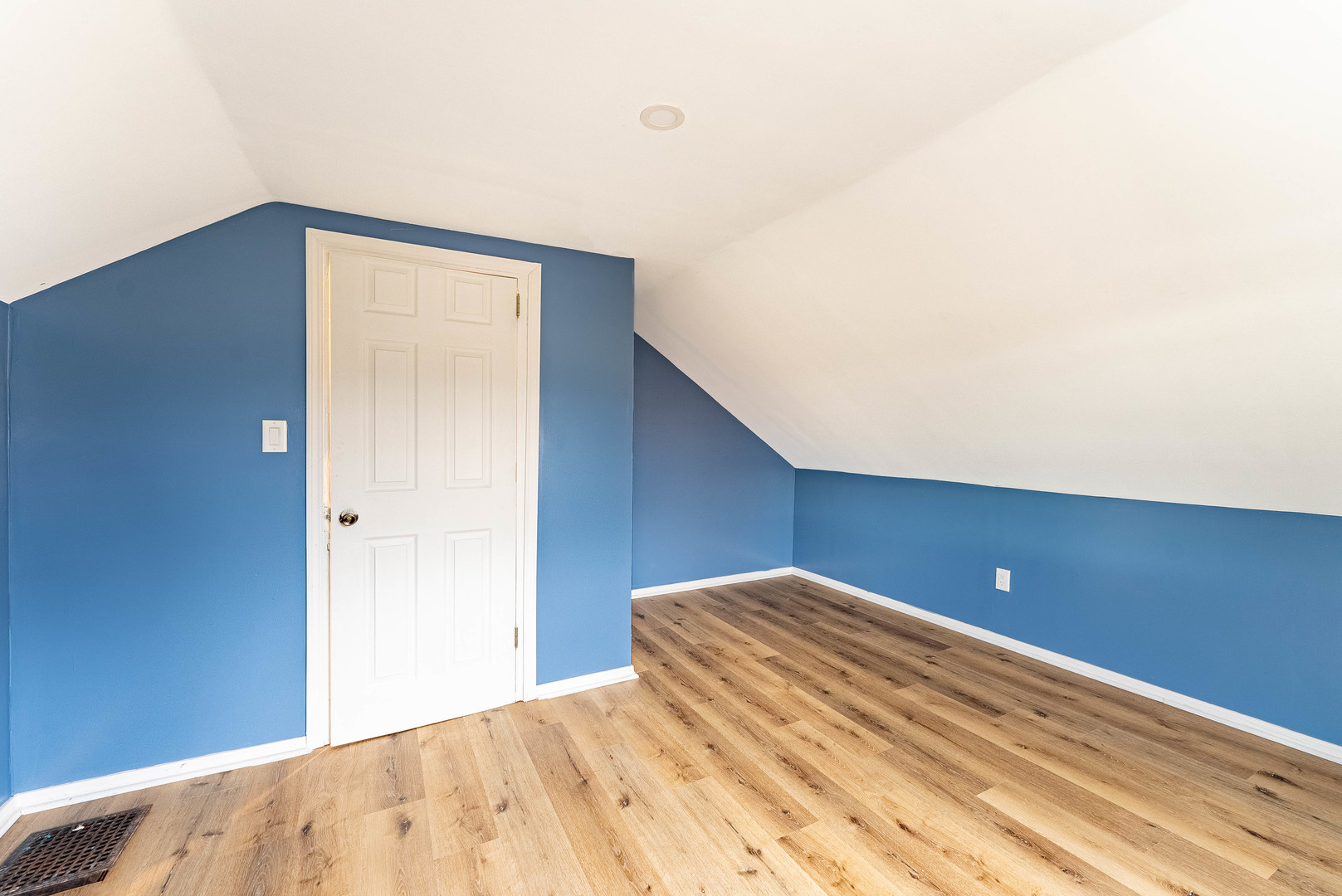 643 Wing Street Elgin, IL 60123 - Photo 13 of 19 a view of a room with wooden floor