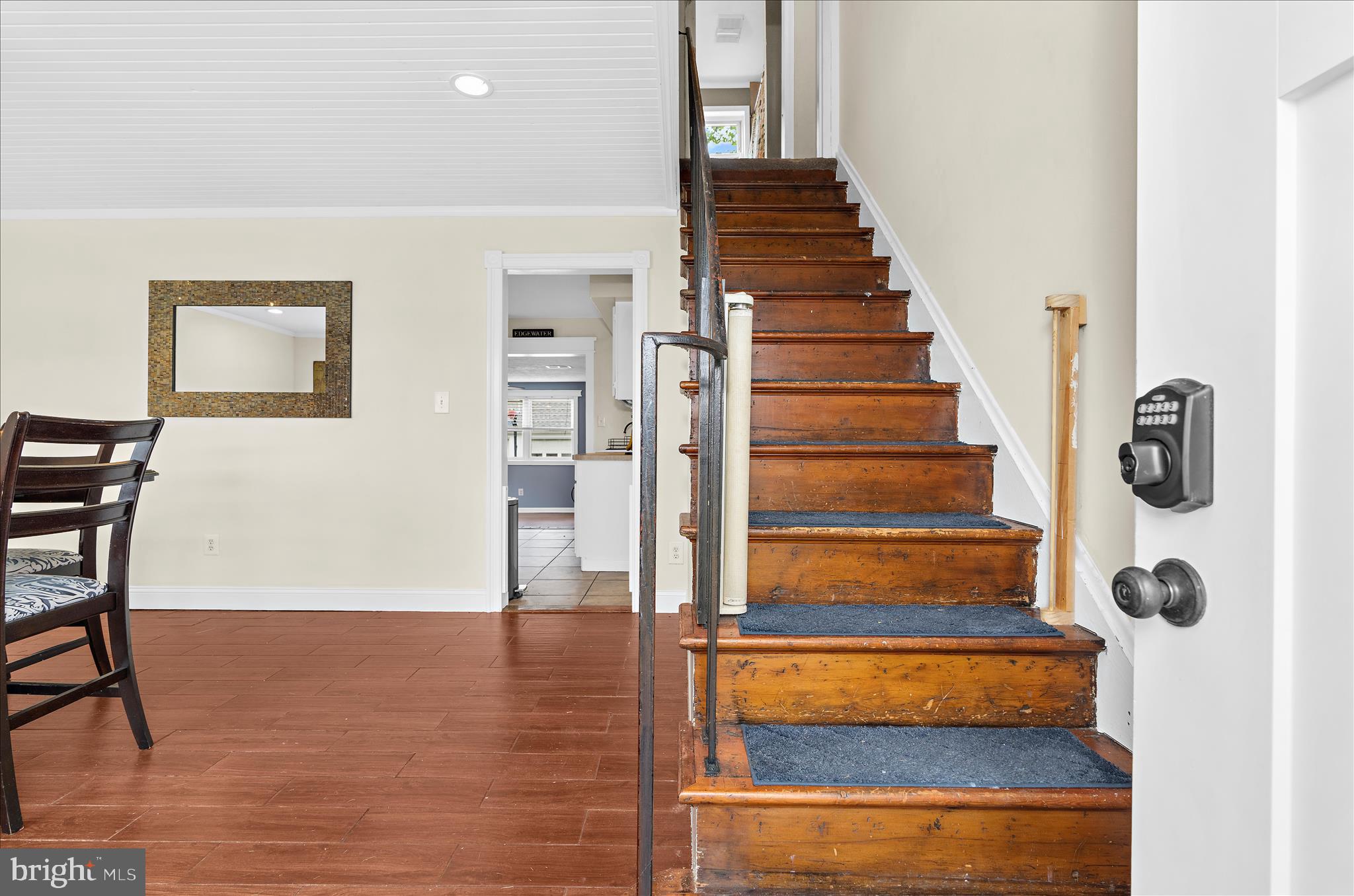 16 Virginia Avenue Edgewater, MD 21037 - Photo 6 of 54 Entryway
