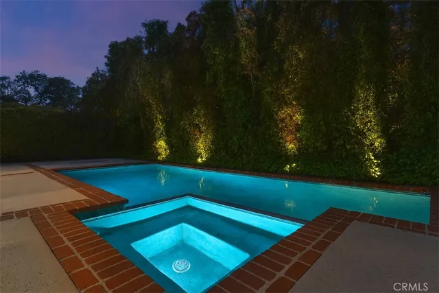 a view of a tennis court