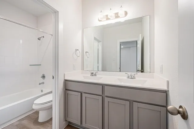 $2,100 | 17219 Walden Lk Lane, Hockley, TX 77447