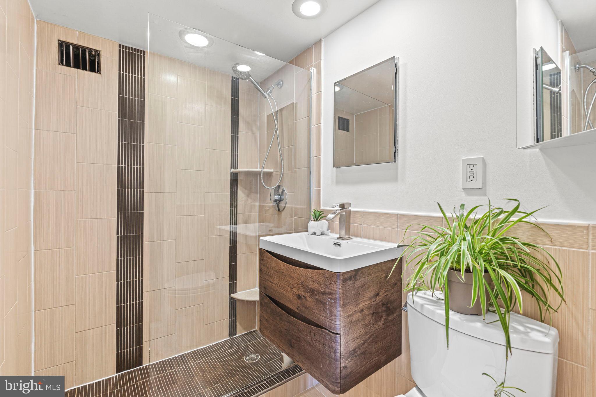 3901 Tunlaw Road Northwest, Unit 303 Washington, DC 20007 - Photo 18 of 24 Gallery Image 18
