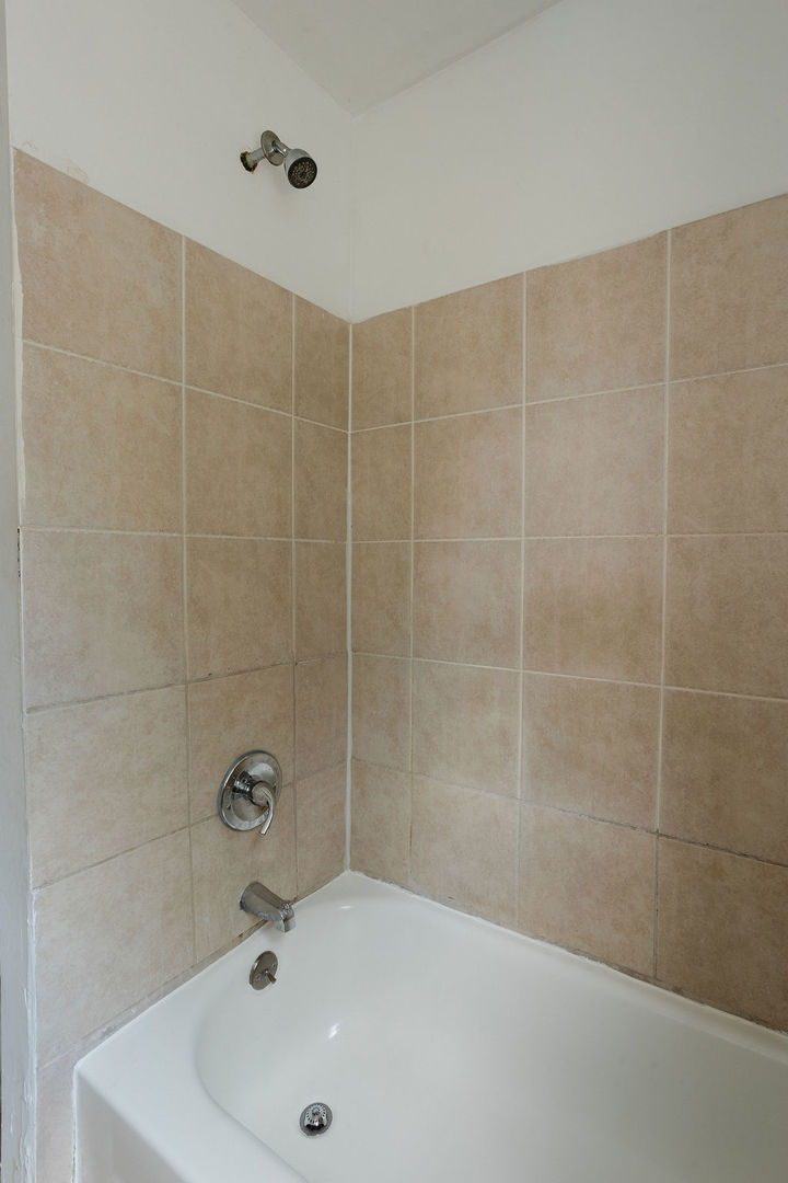 714 Helmholz Avenue, Unit 1 Waukegan, IL 60085 - Photo 12 of 18