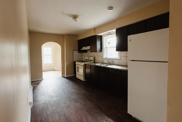 $1,625 | 714 Helmholz Avenue, Unit 1, Waukegan, IL 60085