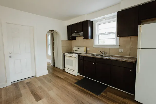 $1,625 | 714 Helmholz Avenue, Unit 1, Waukegan, IL 60085