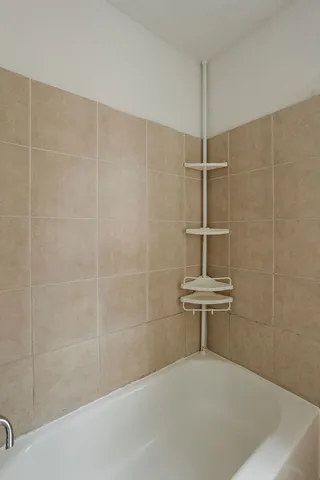 $1,625 | 714 Helmholz Avenue, Unit 1, Waukegan, IL 60085