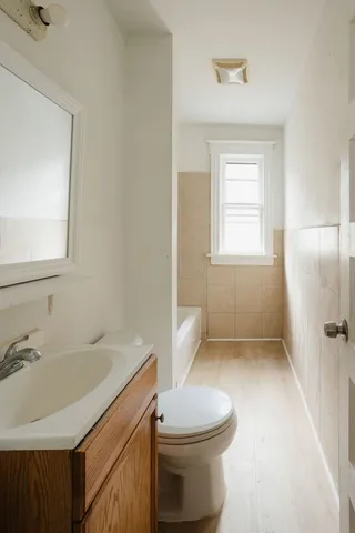 $1,625 | 714 Helmholz Avenue, Unit 1, Waukegan, IL 60085