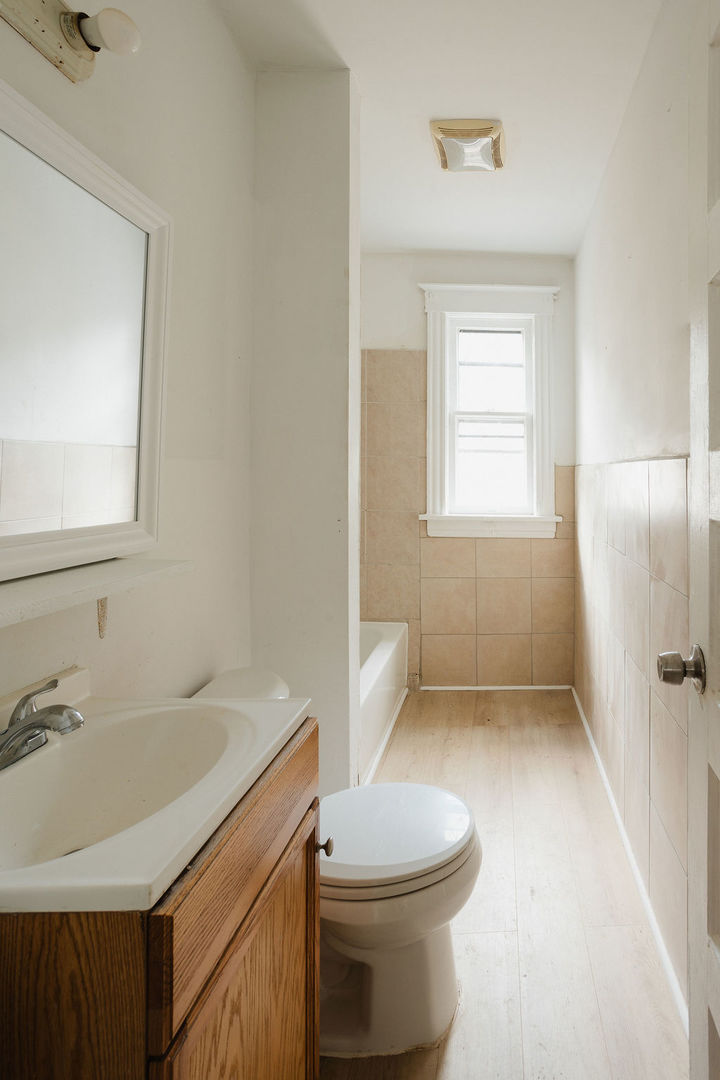 714 Helmholz Avenue, Unit 1 Waukegan, IL 60085 - Photo 10 of 18