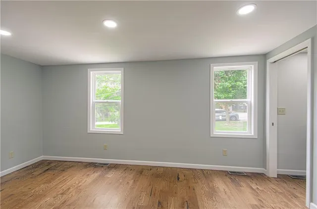 $289,900 | 5539 Northwest Adrian Avenue, Houston Lake, MO 64151