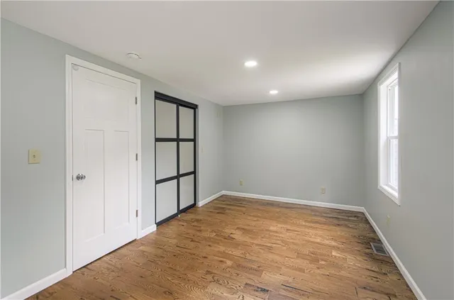 $289,900 | 5539 Northwest Adrian Avenue, Houston Lake, MO 64151