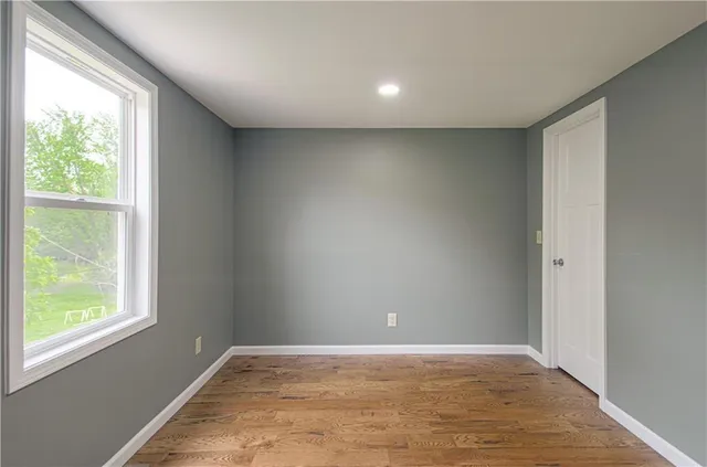 $289,900 | 5539 Northwest Adrian Avenue, Houston Lake, MO 64151