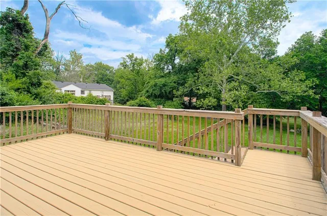 $289,900 | 5539 Northwest Adrian Avenue, Houston Lake, MO 64151