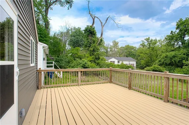 $289,900 | 5539 Northwest Adrian Avenue, Houston Lake, MO 64151