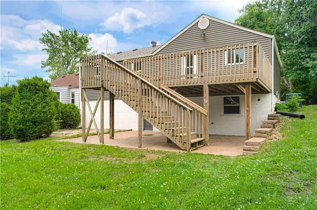$289,900 | 5539 Northwest Adrian Avenue, Houston Lake, MO 64151