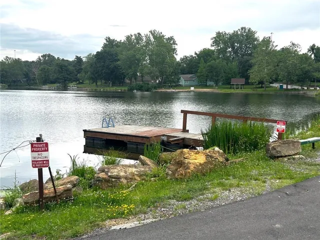 $289,900 | 5539 Northwest Adrian Avenue, Houston Lake, MO 64151