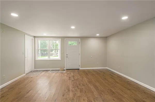 $272,900 | 5539 Northwest Adrian Avenue, Houston Lake, MO 64151