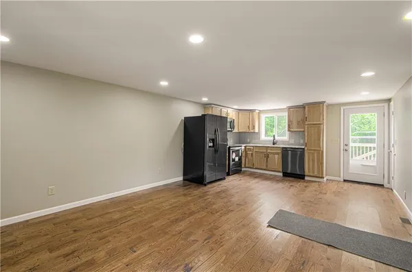 $272,900 | 5539 Northwest Adrian Avenue, Houston Lake, MO 64151