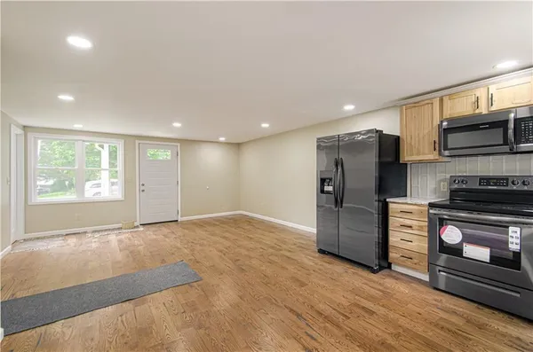 $272,900 | 5539 Northwest Adrian Avenue, Houston Lake, MO 64151