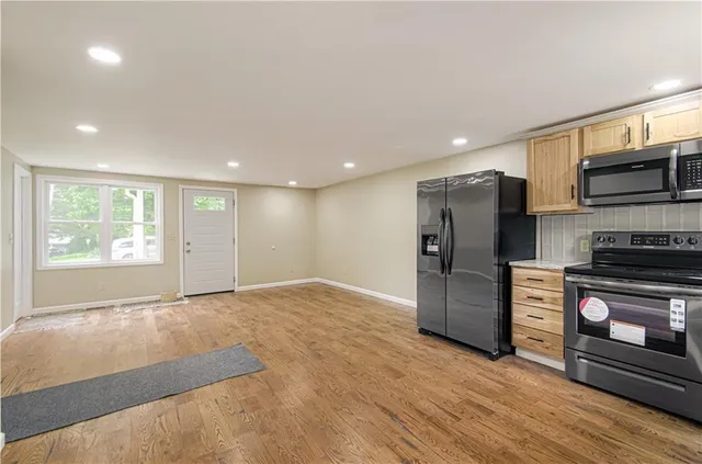 $289,900 | 5539 Northwest Adrian Avenue, Houston Lake, MO 64151