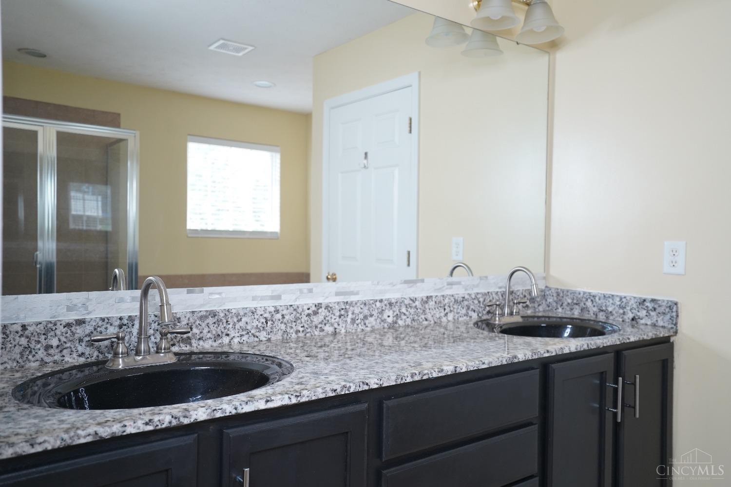5514 Gwendolyn Ridge Cincinnati, OH 45238 - Photo 12 of 30