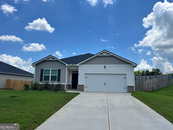 $285,000 | 100 Alton Tucker Sr. Boulevard, Bonaire, GA 31005