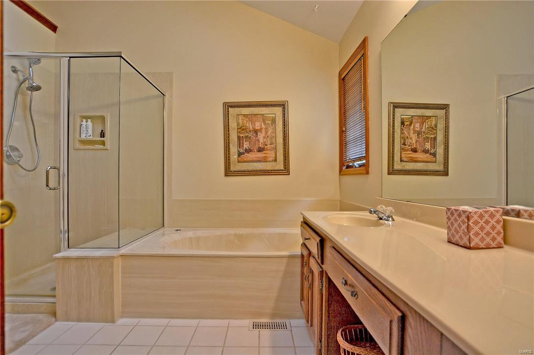 1926 Grayson Ridge Court Chesterfield, MO 63017 - Photo 14 of 30 Gallery Image 14