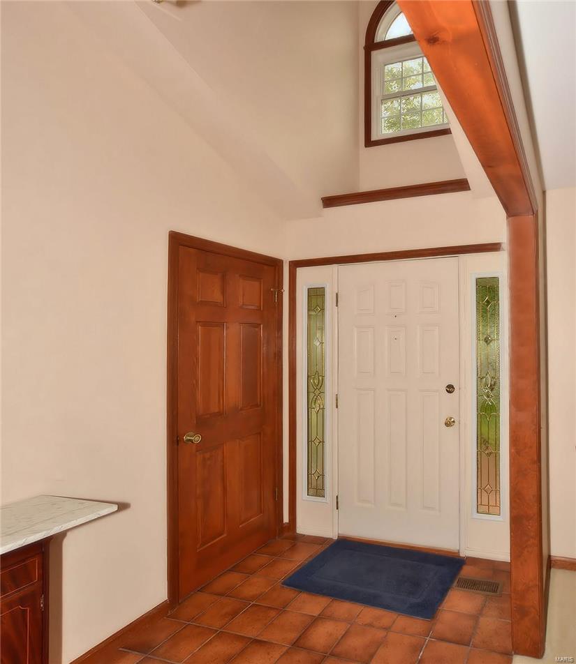 1926 Grayson Ridge Court Chesterfield, MO 63017 - Photo 2 of 30 Gallery Image 2