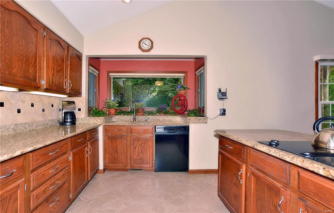 1926 Grayson Ridge Court Chesterfield, MO 63017 - Photo 10 of 30 Gallery Image 10