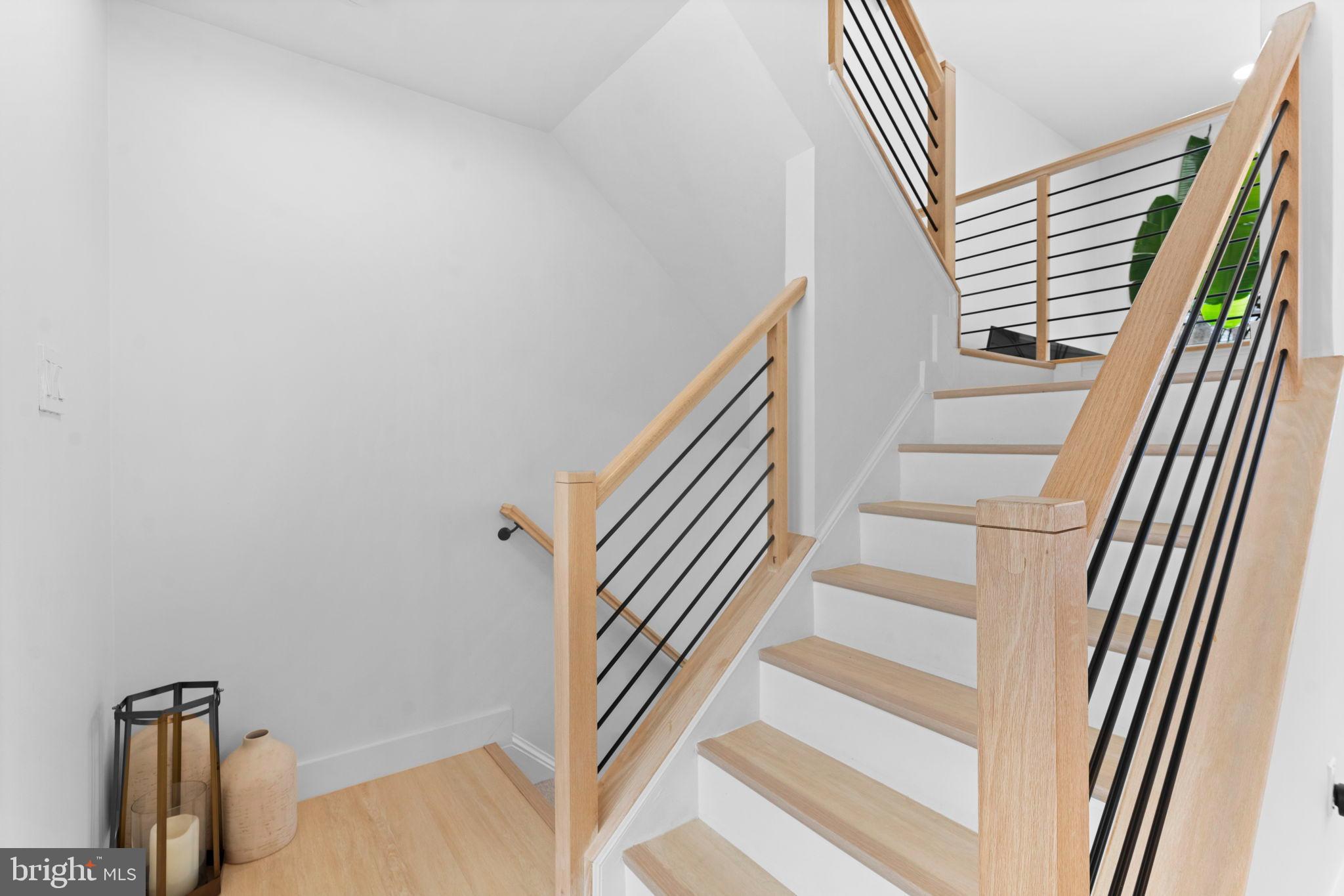 11433 Heritage Oak Court Reston, VA 20194 - Photo 18 of 47 a view of entryway