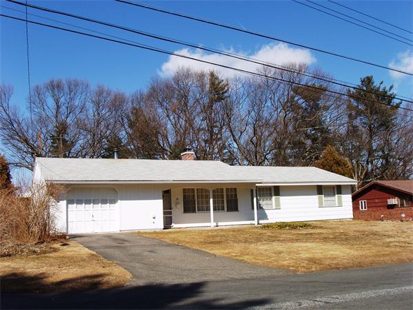 36 Savoy Road Framingham, MA 01701 - Photo 2 of 21