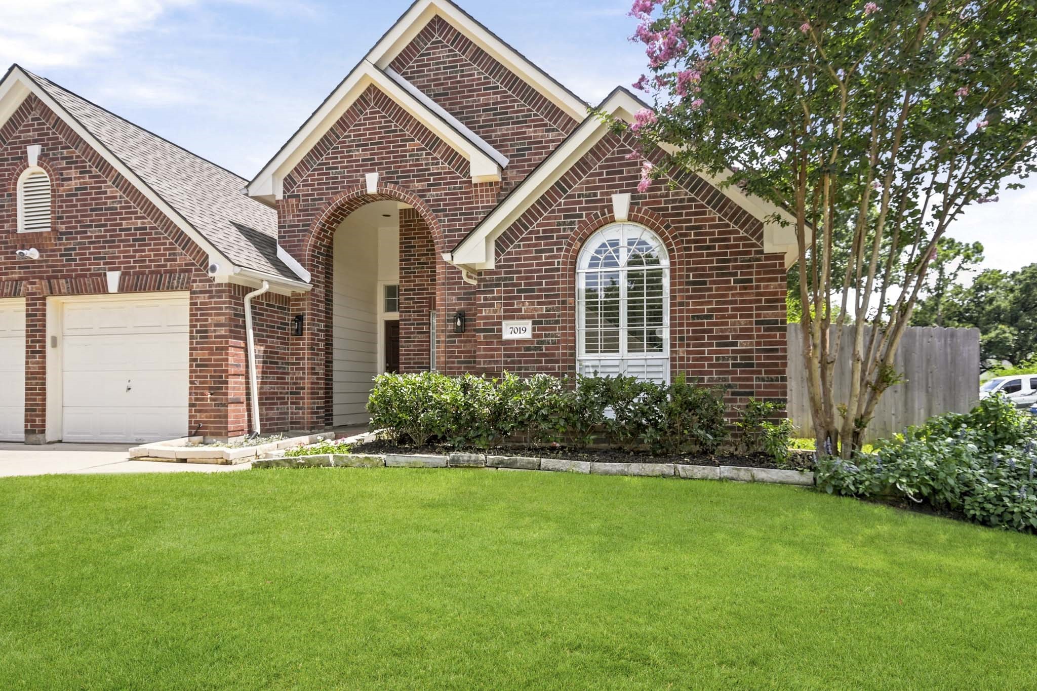7019 Brookfir Lane Houston, TX 77040 - Photo 4 of 34