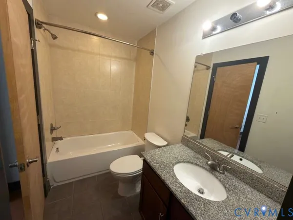 $1,700 | 306 East Broad Street, Unit 1B, Richmond, VA 23219
