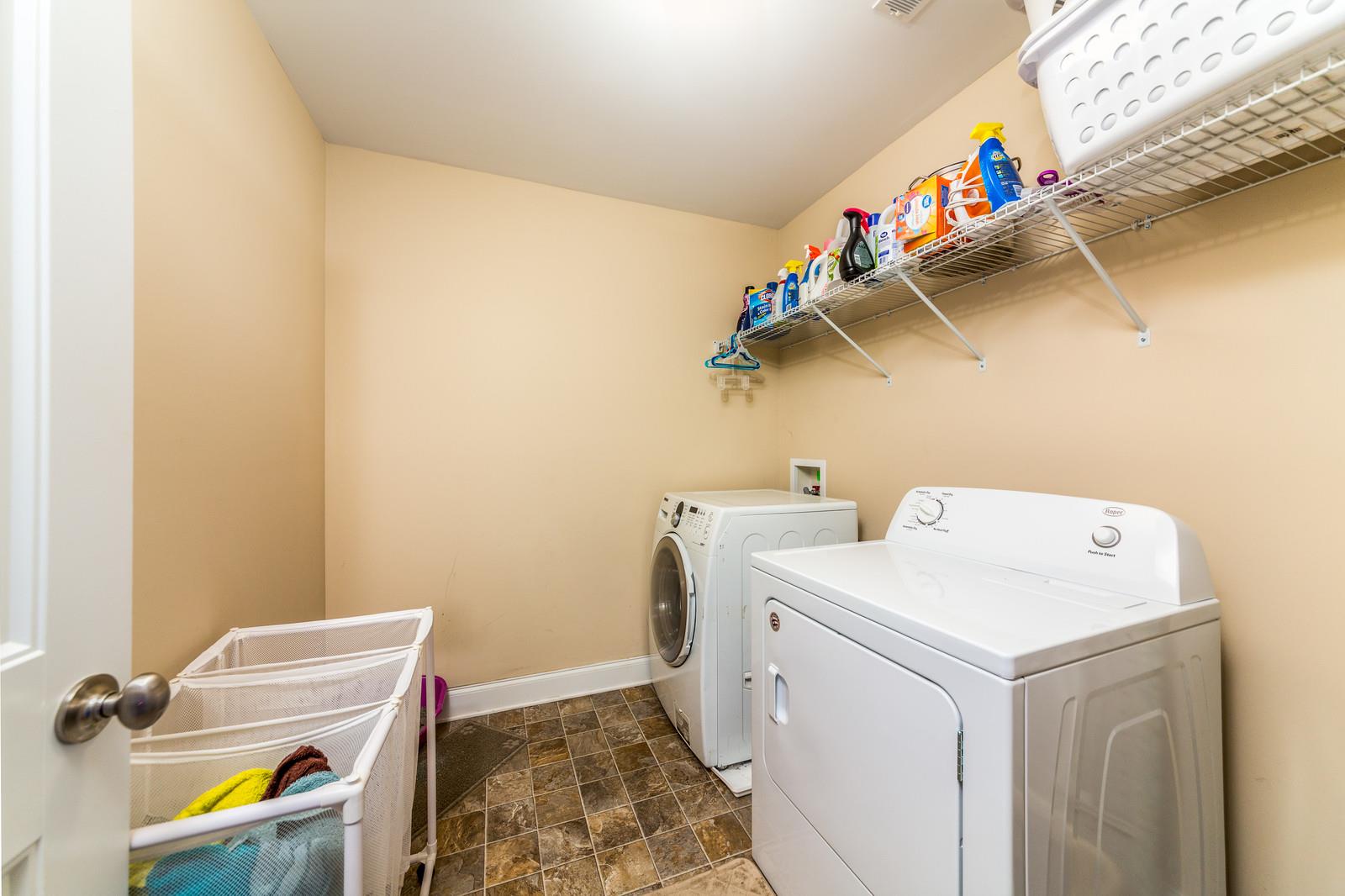 2340 Pea Ridge Road Clarksville, TN 37040 - Photo 17 of 25 a utility room with dryer and washer