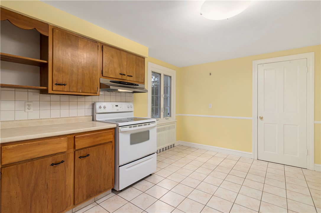 10 Oak Hill Pawtucket, RI 02860 - Photo 13 of 46