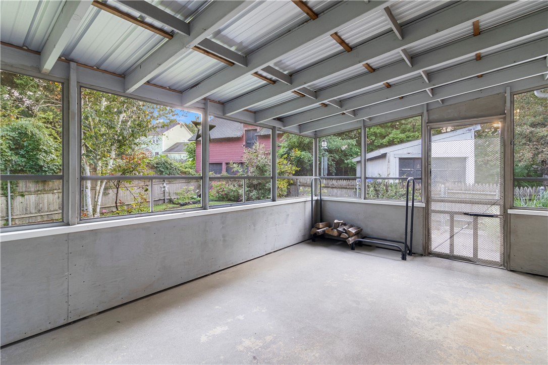 10 Oak Hill Pawtucket, RI 02860 - Photo 18 of 46