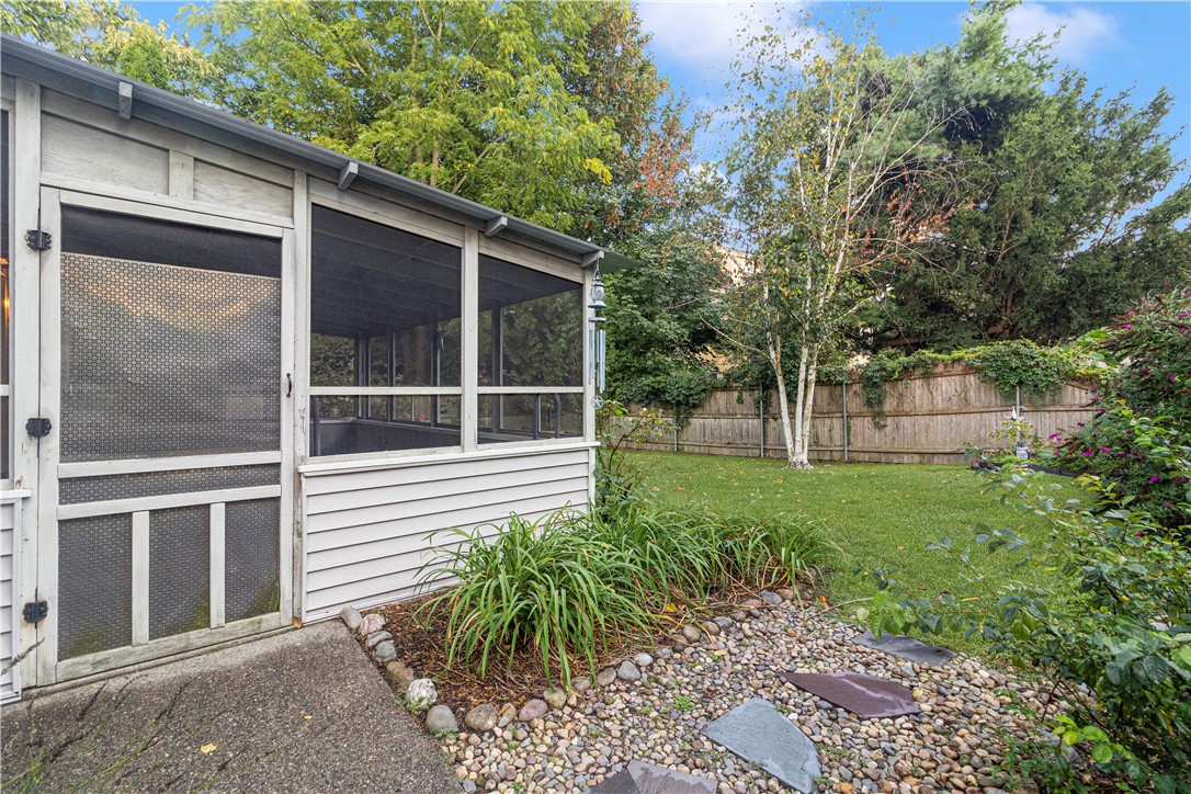 10 Oak Hill Pawtucket, RI 02860 - Photo 19 of 46