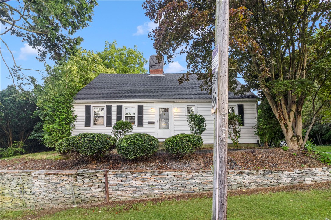 10 Oak Hill Pawtucket, RI 02860 - Photo 2 of 46