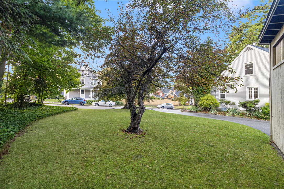 10 Oak Hill Pawtucket, RI 02860 - Photo 38 of 46