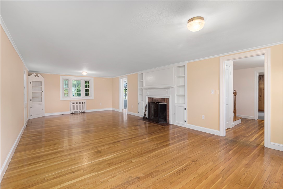 10 Oak Hill Pawtucket, RI 02860 - Photo 6 of 46